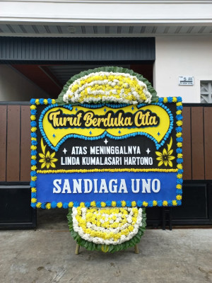 Papan Bunga Duka di Kelam Permai