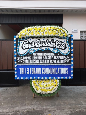 Papan Bunga Duka di Kelam Permai
